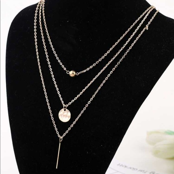 ⭐️ FREE Layered Gold Bar Pendant Necklace - Picture 2 of 3